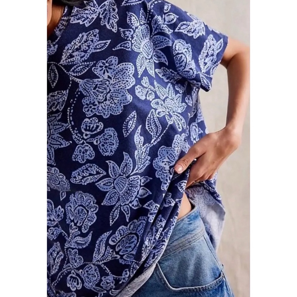 we the free • nina tee